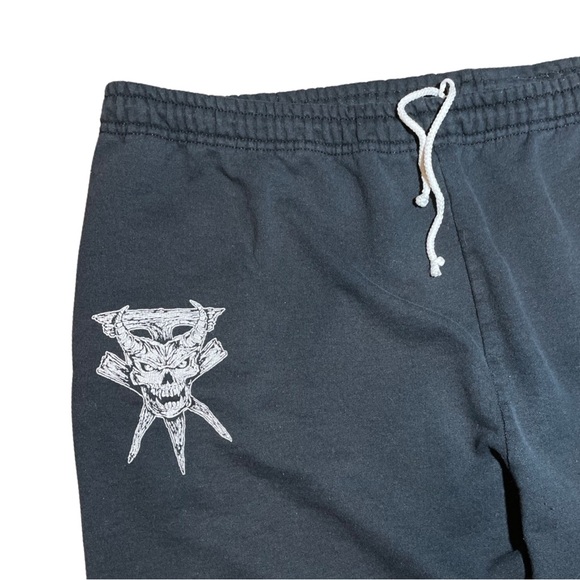 WWE The Under Taker Dead Man Inc Sweats - Picture 3 of 3